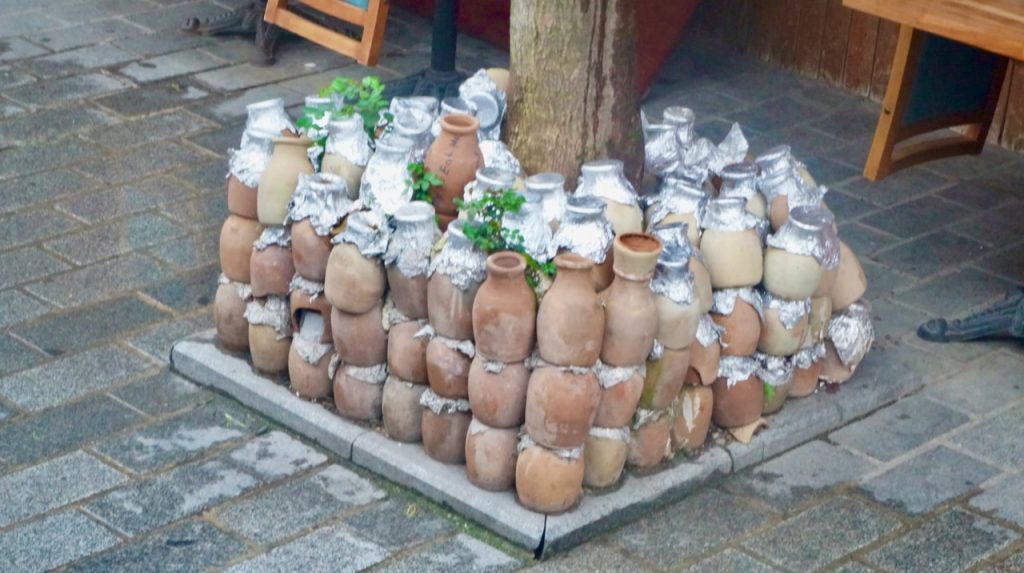 Jugs for restaurant delivery